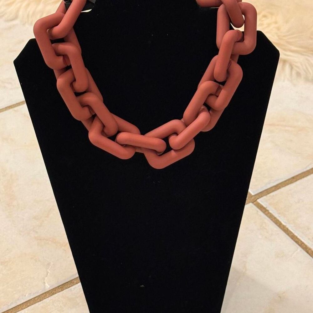 Anthropologie Oversized Pink Chain link short Necklace